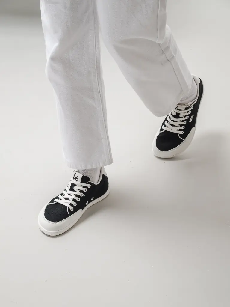 barefoot-tenisky-be-lenka-rebound-black-white-118114-size-large-v-1.webp